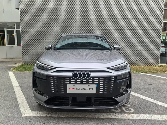 Audi Q6L e-tron — Фото автомобиля 2