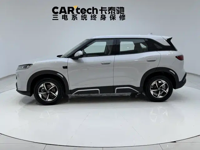 BYD Yuan UP — Фото автомобиля 8
