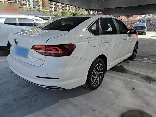 Volkswagen Lavida — Фото автомобиля 6