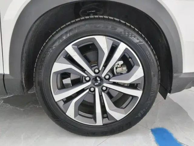 Wuling Asta — Фото автомобиля 6