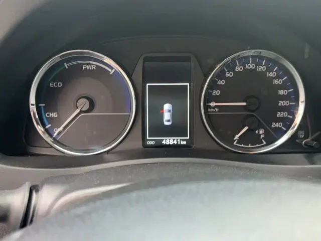 Toyota Corolla Twin Engine E+ — Фото автомобиля 10
