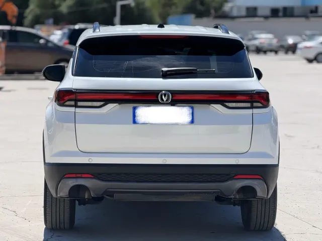 Changan CS35 Plus — Фото автомобиля 8