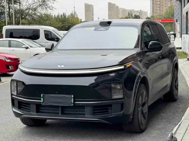 Li Auto L9 — Фото автомобиля 3