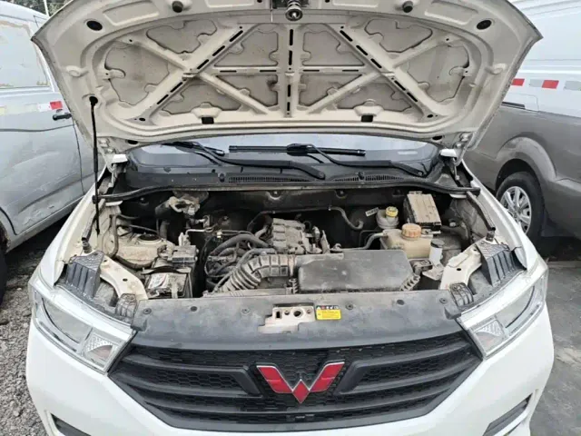 Wuling Hongguang — Фото автомобиля 19