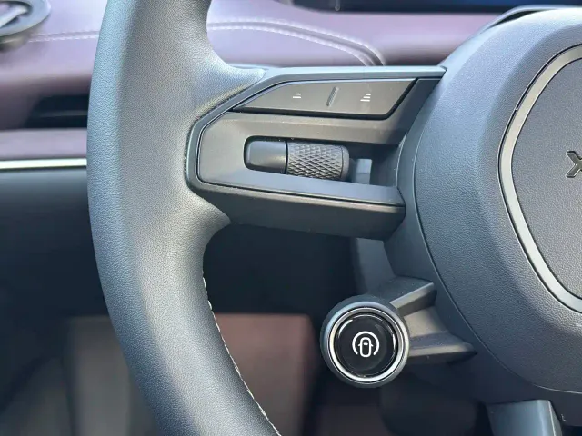 Xiaomi SU7 — Фото автомобиля 17
