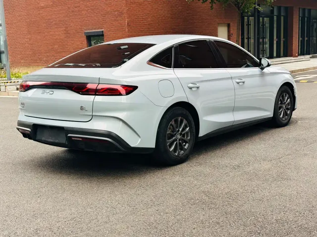 BYD Qin L — Фото автомобиля 5