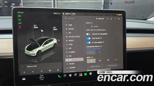 Tesla Model 3 — Фото автомобиля 27