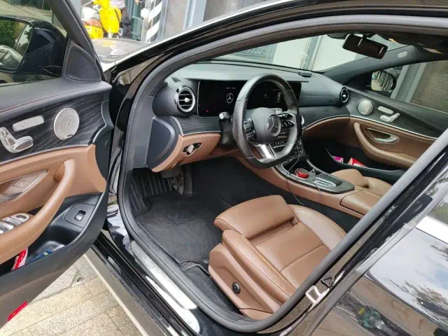 Mercedes-Benz E-Class — Фото автомобиля 13