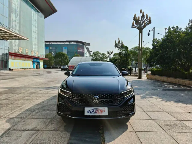 Volkswagen Passat — Фото автомобиля 2