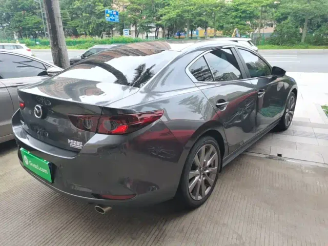 Mazda Axela — Фото автомобиля 6