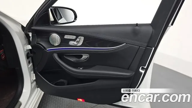 Mercedes-Benz E-Class W213 — Фото автомобиля 24