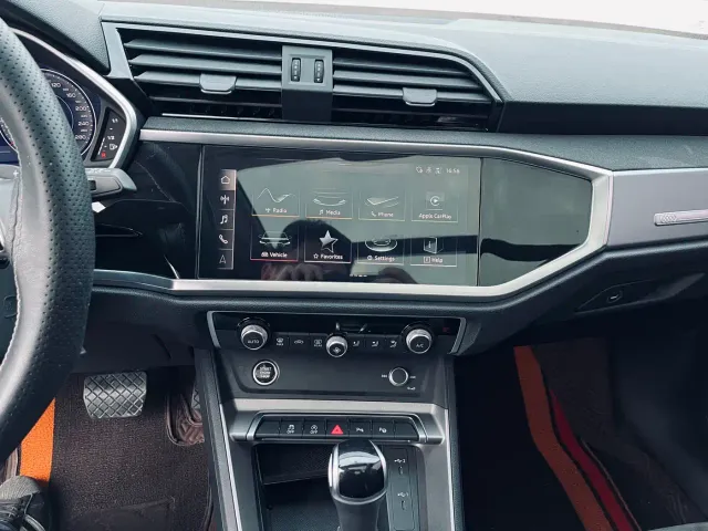 Audi Q3 — Фото автомобиля 10
