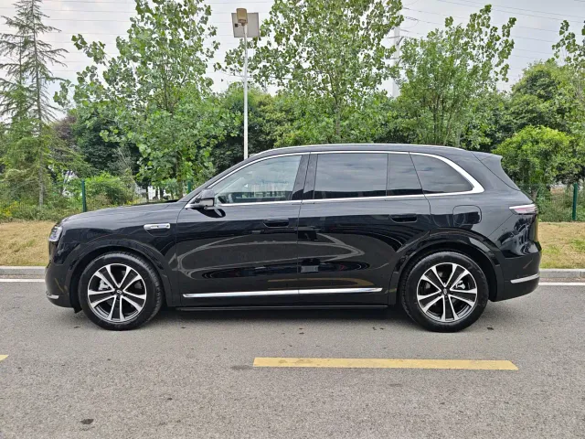 Aito M7 — Фото автомобиля 2
