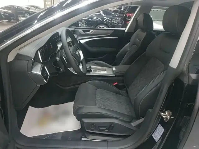 Audi A7L — Фото автомобиля 14