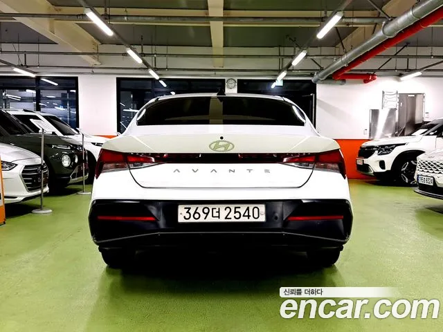 Hyundai Avante — Фото автомобиля 4