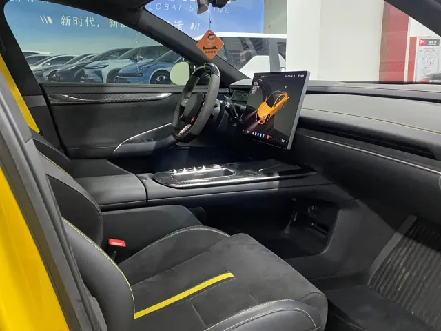 Xiaomi SU7 Ultra — Фото автомобиля 8