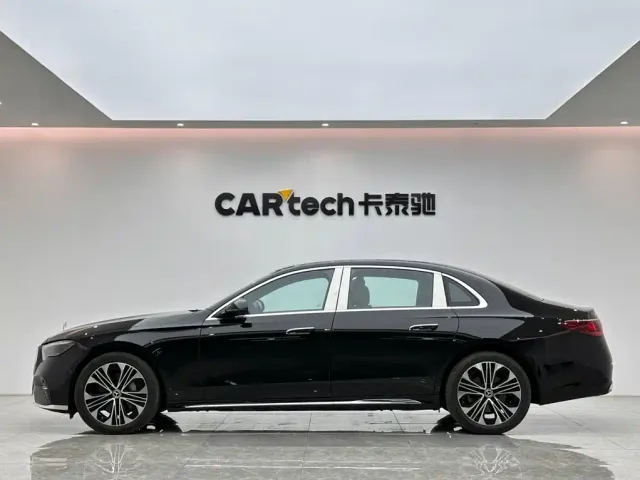 Mercedes-Benz E-Class — Фото автомобиля 2