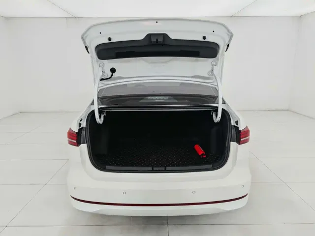 Volkswagen Lavida — Фото автомобиля 20