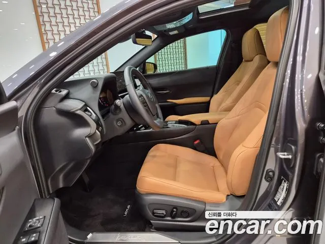 Lexus UX — Фото автомобиля 9
