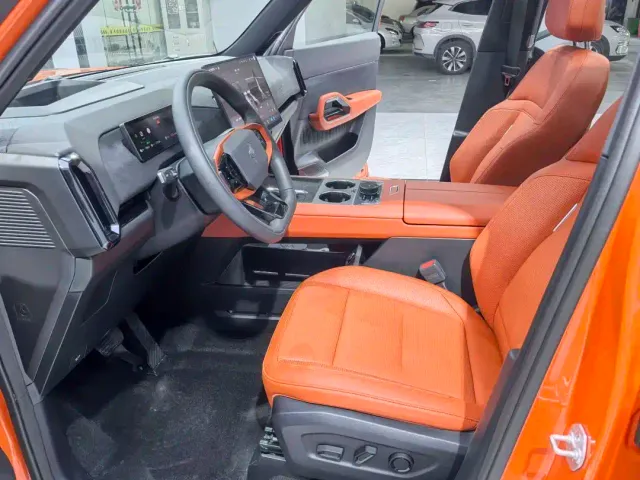 Ford Mustang NEV — Фото автомобиля 5