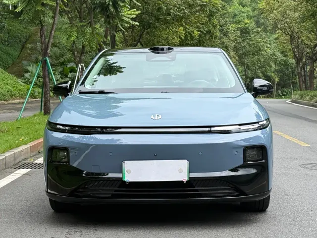 Leapmotor B01 — Фото автомобиля 2