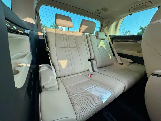 Toyota Alphard — Фото автомобиля 17