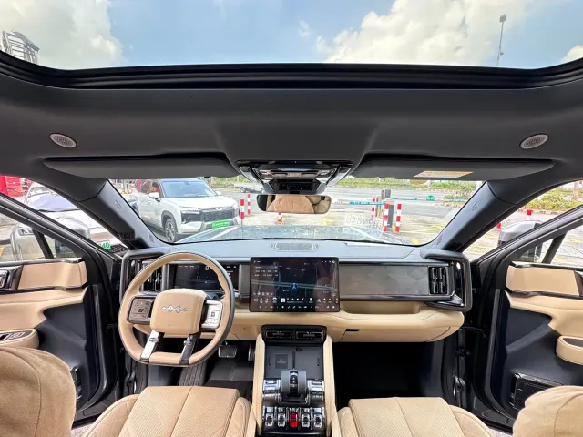 BYD FangChengBao Leopard 5 — Фото автомобиля 12