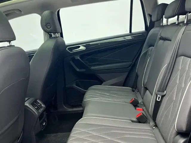 Volkswagen Tiguan L — Фото автомобиля 17