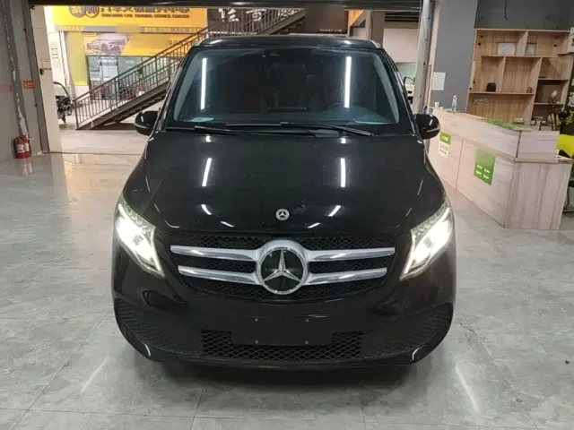 Mercedes-Benz Mercedes-Benz V-Class 2021 V 260 Pilot Edition — Фото автомобиля 2