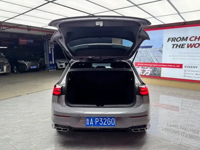 Volkswagen Golf — Фото автомобиля 18