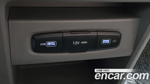 Hyundai Staria Staria 4WD Lounge 9 мест — Фото автомобиля 30