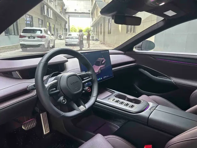 Xiaomi SU7 — Фото автомобиля 12