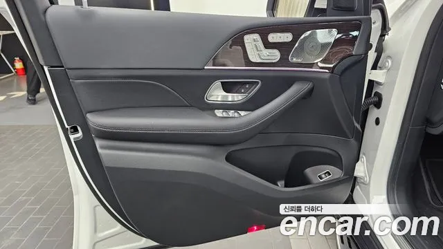 Mercedes-Benz GLE-Class — Фото автомобиля 13