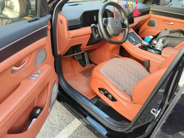 Aito M7 — Фото автомобиля 8