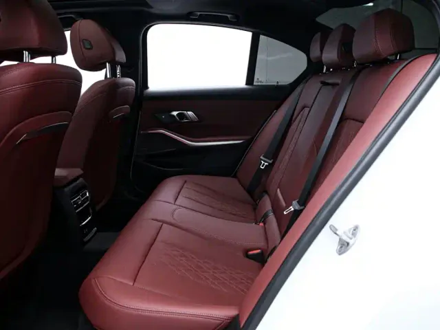 BMW 3 Series — Фото автомобиля 16