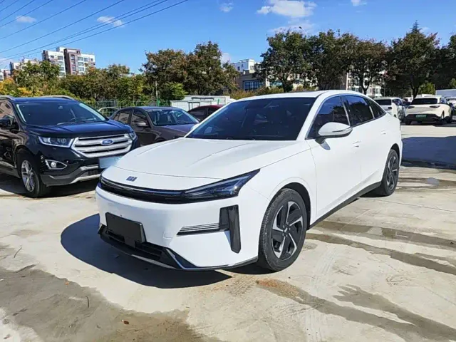 Фотография автомобиля — Geely Galaxy L6