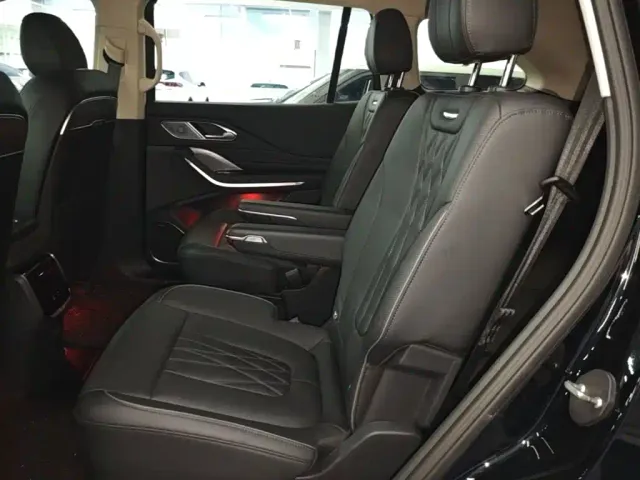 Hongqi Hongqi HS7 PHEV 2024 2.0T PHEV 4WD Flagship Edition 6-seater — Фото автомобиля 16