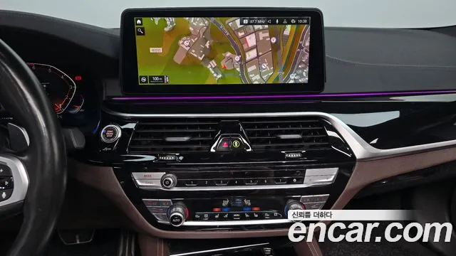 BMW 5 Series G30 — Фото автомобиля 15