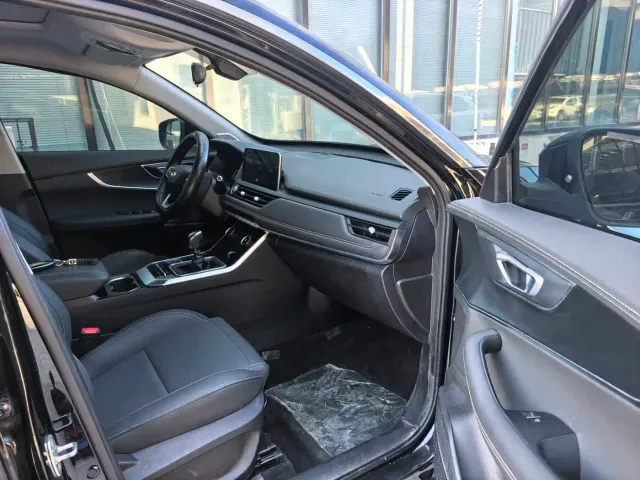 Chery Tiggo 8 — Фото автомобиля 9