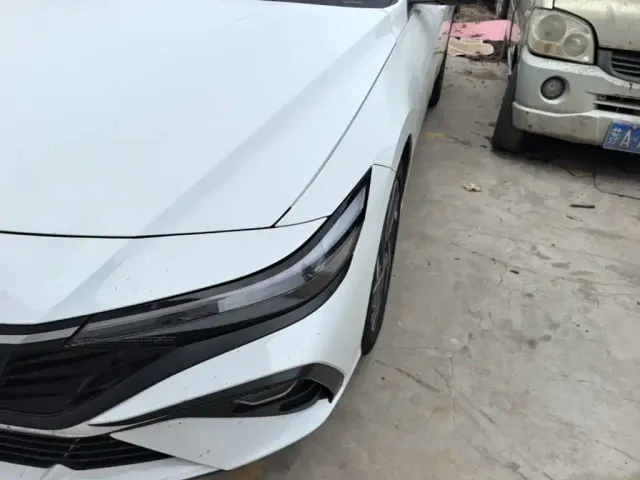 Hyundai Elantra — Фото автомобиля 23