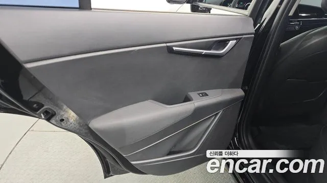 Kia Niro All Niro EV Air — Фото автомобиля 24
