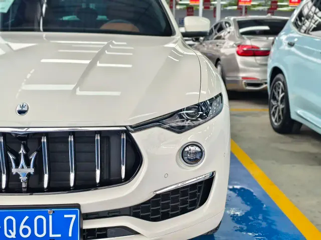 Maserati Levante — Фото автомобиля 4