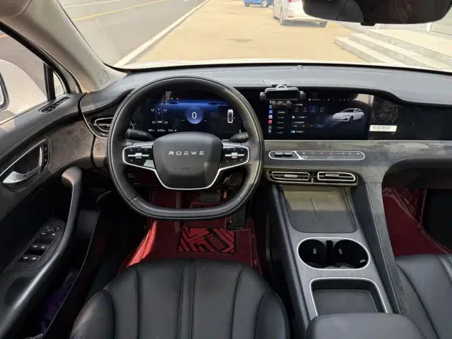 Roewe D7 — Фото автомобиля 18