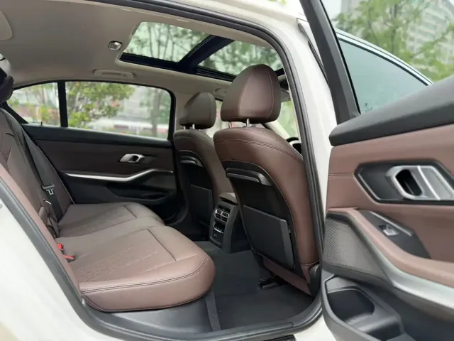 BMW 3 Series — Фото автомобиля 10