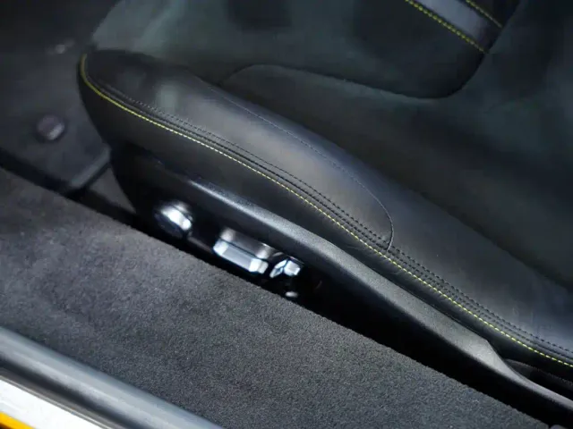 Lotus Emira — Фото автомобиля 21