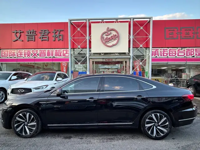 Volkswagen Passat — Фото автомобиля 7