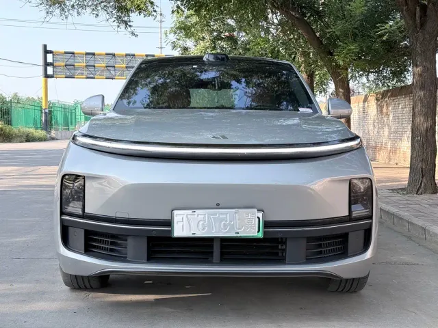 Li Auto L9 — Фото автомобиля 2