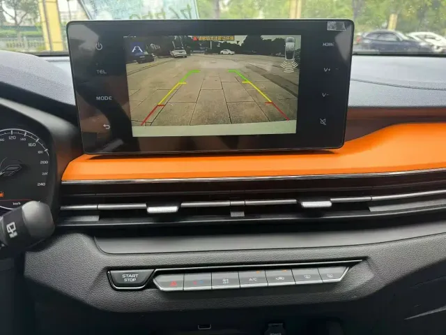 Livan X3 PRO — Фото автомобиля 9