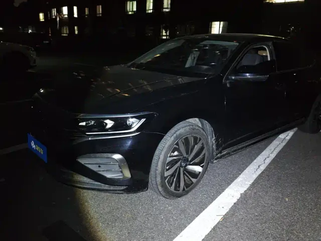 Фотография автомобиля — Volkswagen Passat