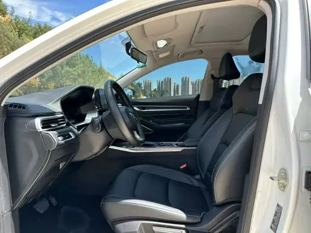 Geely Emgrand — Фото автомобиля 11